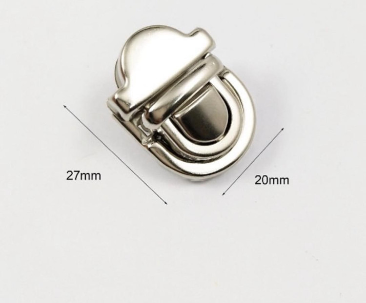 قفل قلبی نقره ای کوچک سایز 20 * 27 میل آهنی بسته 100 عددی وارداتی