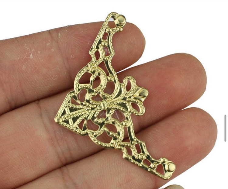 گوشه حلبی تاجی 3 * 3 سانت طلایی بسته 1000 عددی وارداتی