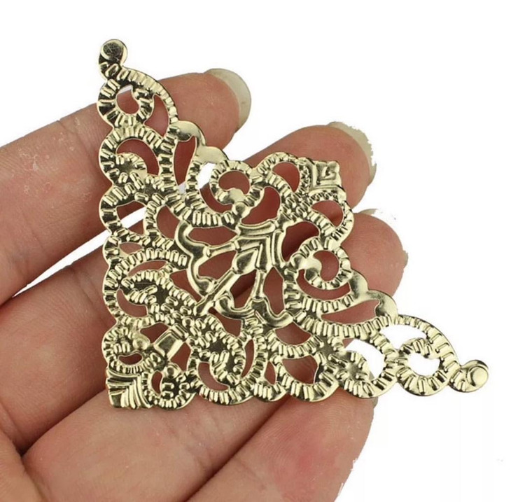 گوشه آهنی تاجی ۷۶×۵۶ میلیمتر طلایی بسته 1000 عددی وارداتی