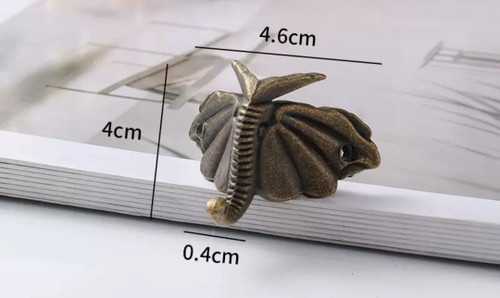 پایه پروانه 4 سانت سربی طلایی و زردقلم بسته 100 عددی وارداتی