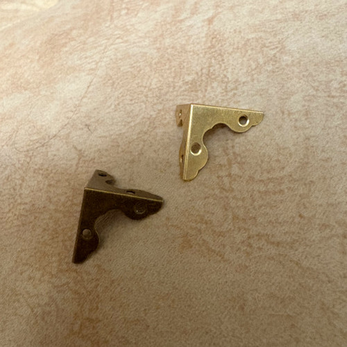 گوشه فلزی 2/5 سانت وارداتی بسته 1000 عددی